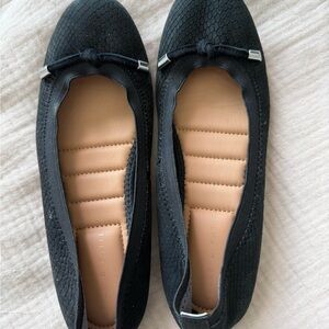 Black Women's Ballet Flats - Comfortable Slip-On Style